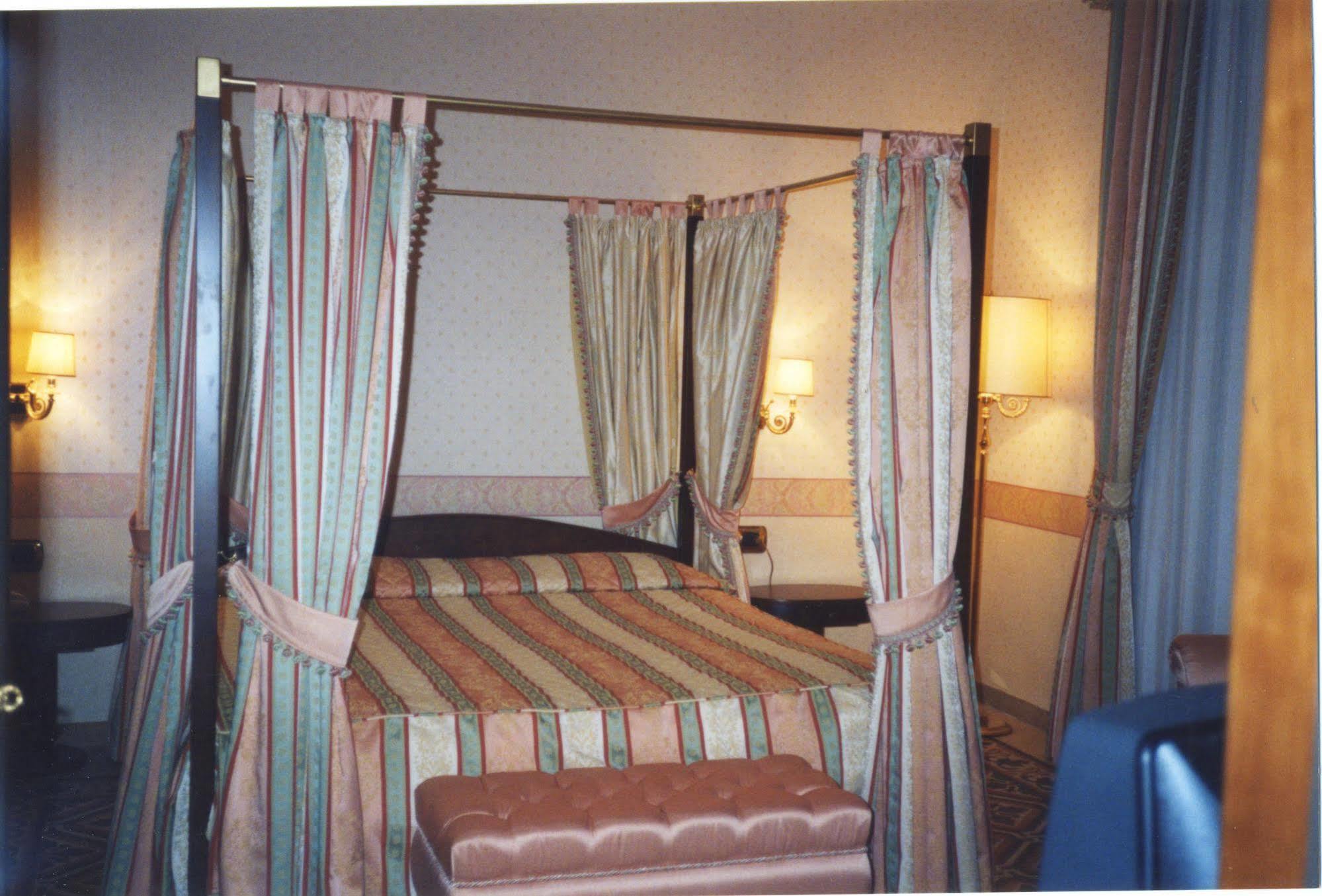 Ida Hotel